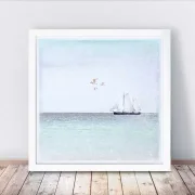 kunstdruck Segelboot & Meer - Maritimes Wandbild im Shabby Chic, Landhausstil