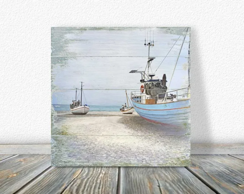 Maritimes Wandbild Fischerboote im Shabby Chic als Holzdruck